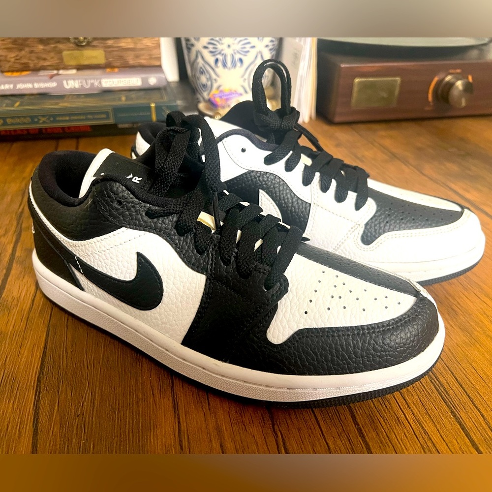 Women’s 7 Air Jordan 1 Low SE